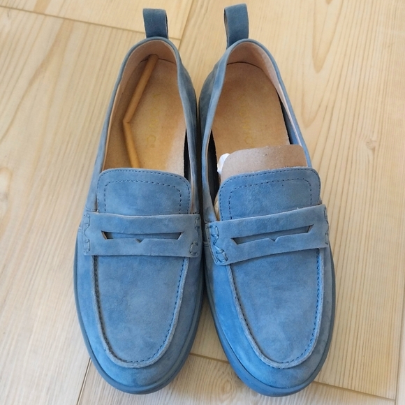 Vionic Shoes - NWOB Vionic Uptown Loafers